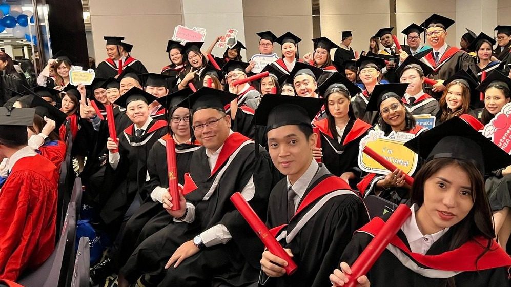 group photo Msia graduation Audentes Education MBA Malaysia Postgraduate Specialist